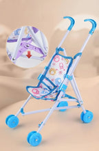 Carrito de muñecas en miniatura.