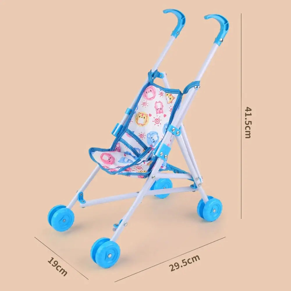 Carrito de muñecas en miniatura.